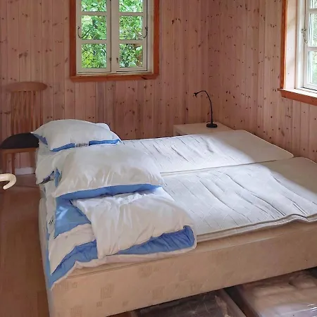 5 Person In Dronningmolle-by Traum
